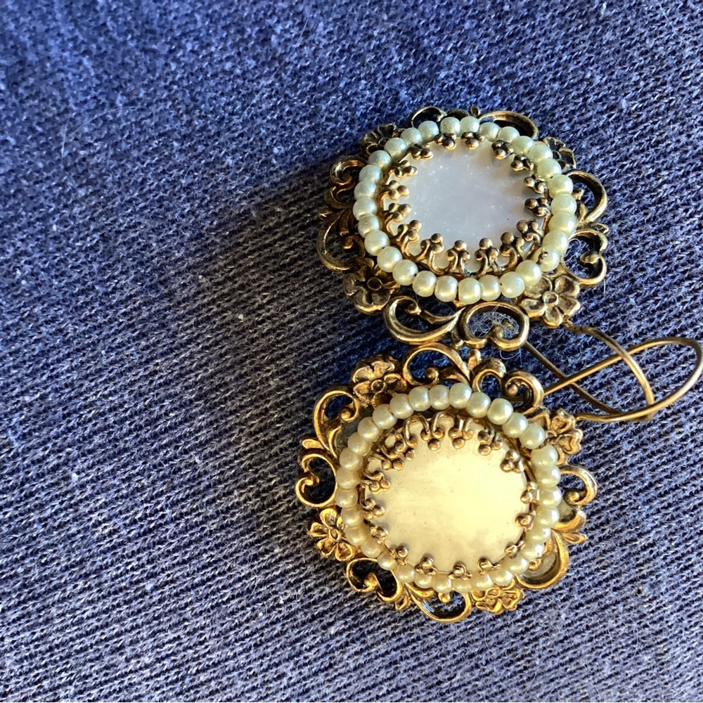 Earrings vintage unworn.  Gold tone